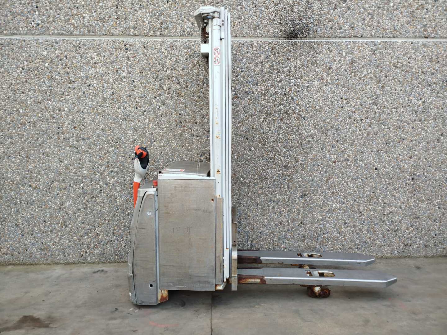 Used Forklift Linde L14i inox Balstdakšu krautņotājs ar dīseli (Image 2)