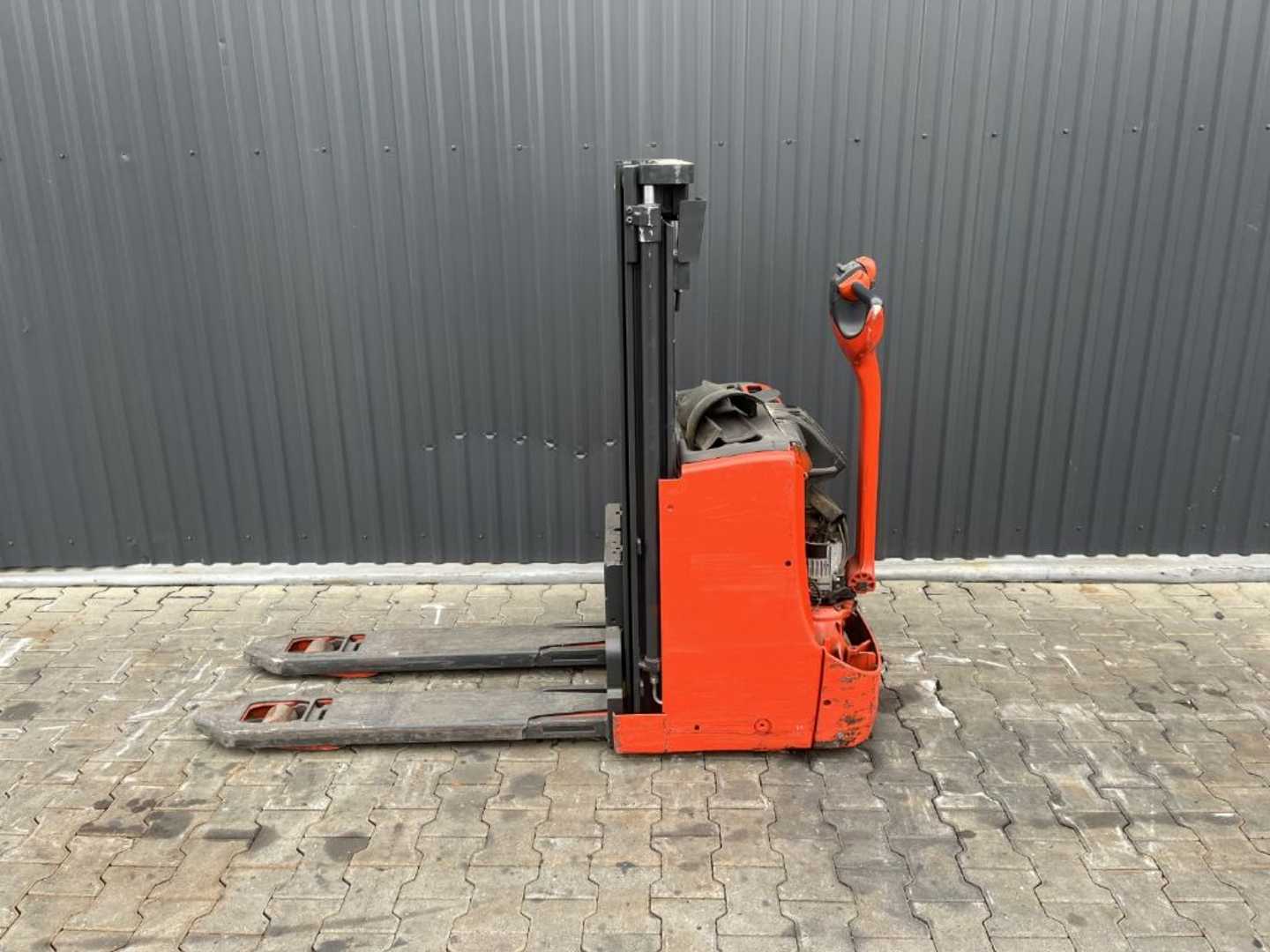 Used Forklift Linde D08 Balstdakšu krautņotājs ar dīseli (Image 2) Used Forklift Linde D08 Balstdakšu krautņotājs ar dīseli (Image 2)