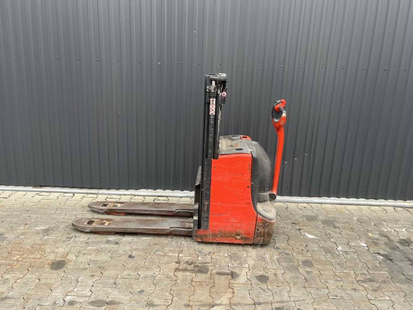 Used Forklift Linde D08 Balstdakšu krautņotājs ar dīseli (Image 2) Used Forklift Linde D08 Balstdakšu krautņotājs ar dīseli (Image 2)
