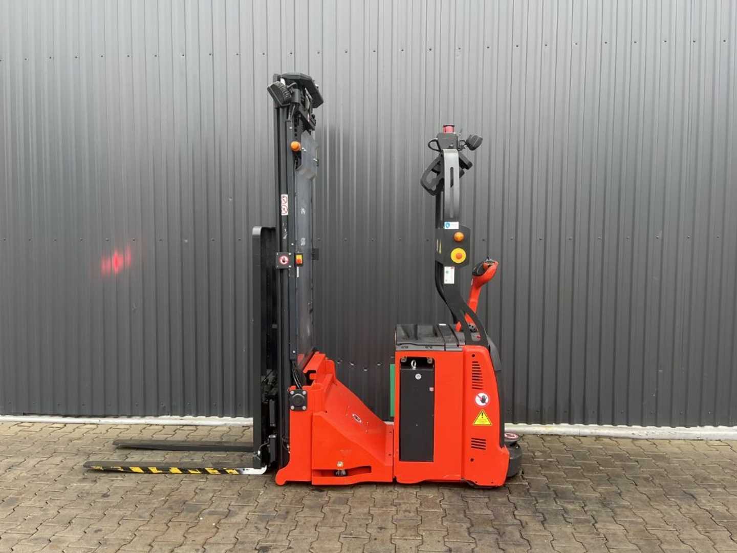 Used Forklift Linde L-Matic Balstdakšu krautņotājs ar dīseli (Image 2) Used Forklift Linde L-Matic Balstdakšu krautņotājs ar dīseli (Image 2)