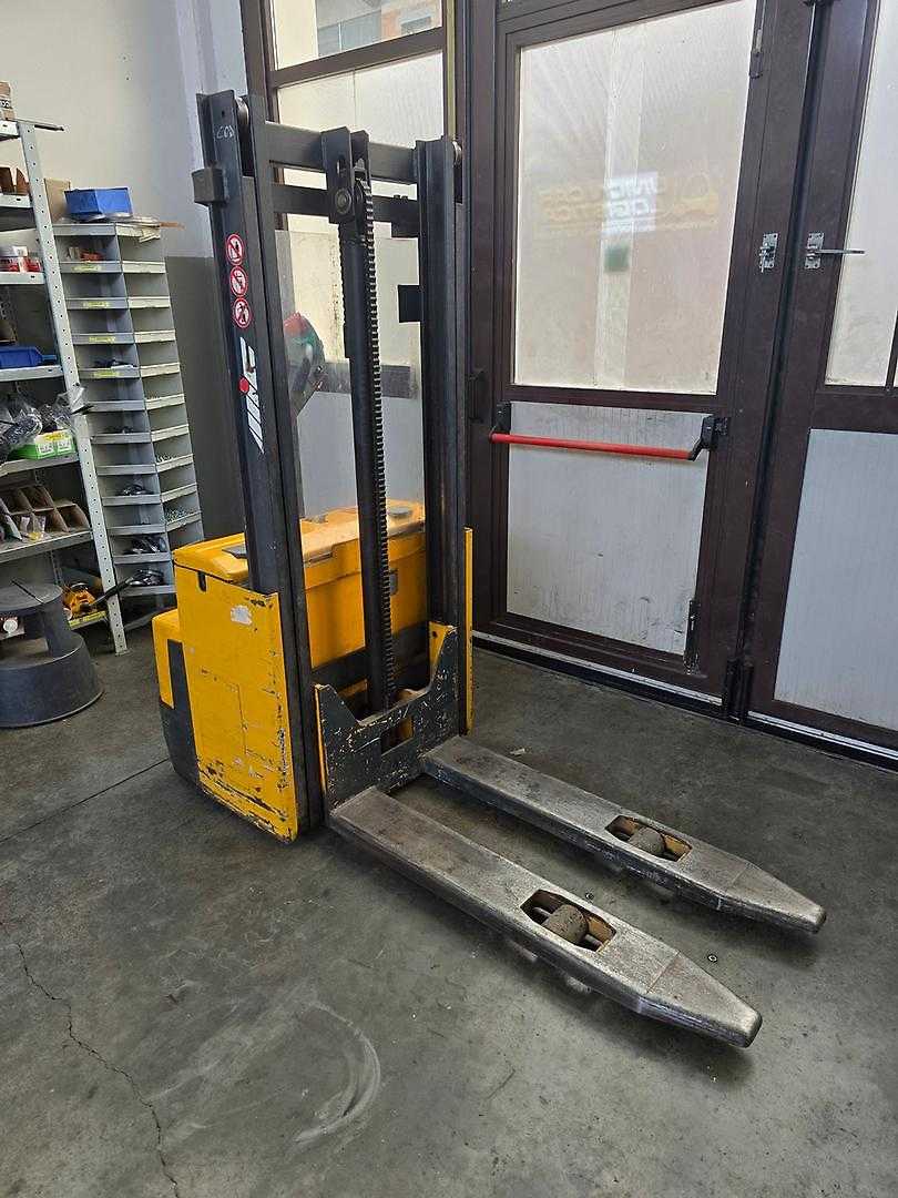 Used Forklift MIC WP1024 Balstdakšu krautņotājs ar dīseli (Image 2) Used Forklift MIC WP1024 Balstdakšu krautņotājs ar dīseli (Image 2)