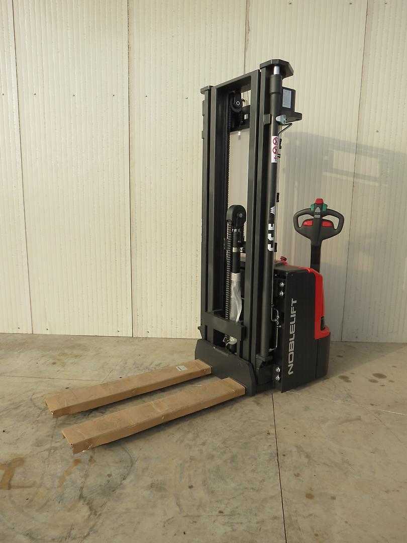 Used Forklift Noblelift PS16L Balstdakšu krautņotājs ar dīseli (Image 2) Used Forklift Noblelift PS16L Balstdakšu krautņotājs ar dīseli (Image 2)