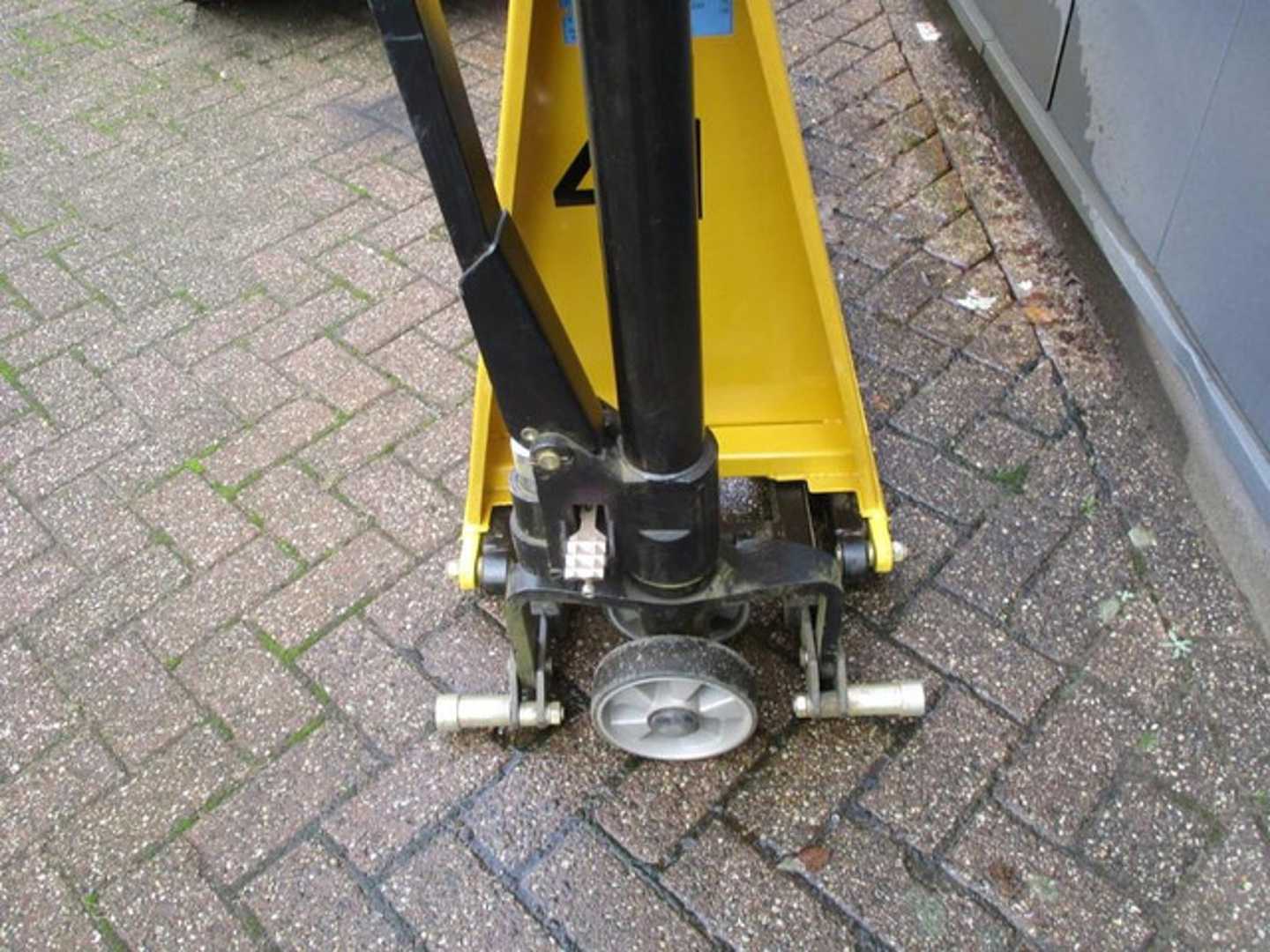 Used Forklift Other Totallifter Scissorlift Balstdakšu krautņotājs ar dīseli (Image 4) Used Forklift Other Totallifter Scissorlift Balstdakšu krautņotājs ar dīseli (Image 4)