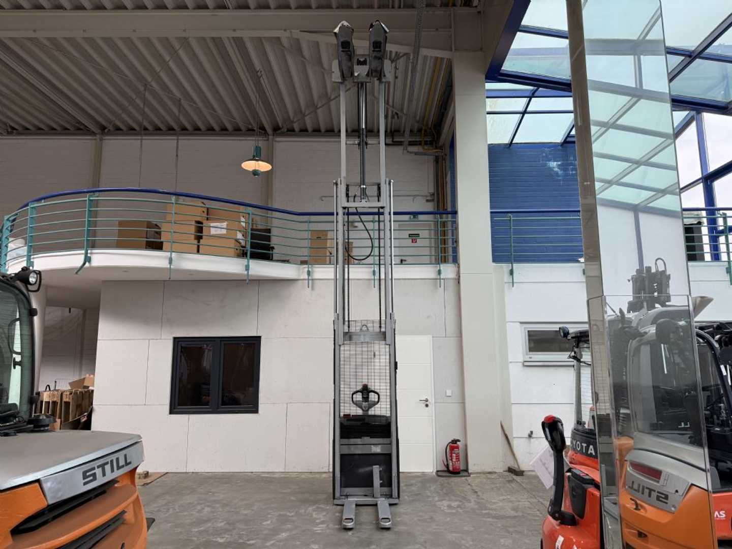 Used Forklift STILL EXV 16 / 2436 Std. / Akku NEU Balstdakšu krautņotājs ar dīseli (Image 5)