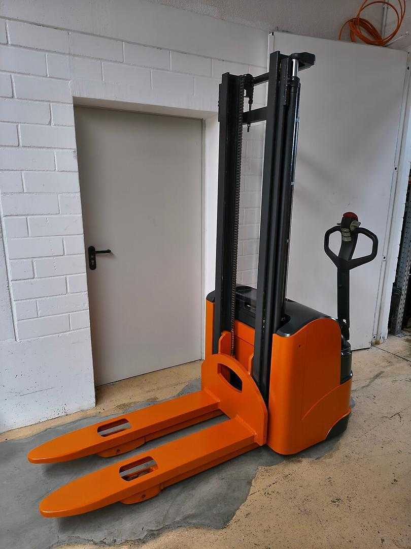 Used Forklift STILL EGV 16 Balstdakšu krautņotājs ar dīseli (Image 1) Used Forklift STILL EGV 16 Balstdakšu krautņotājs ar dīseli (Image 1)