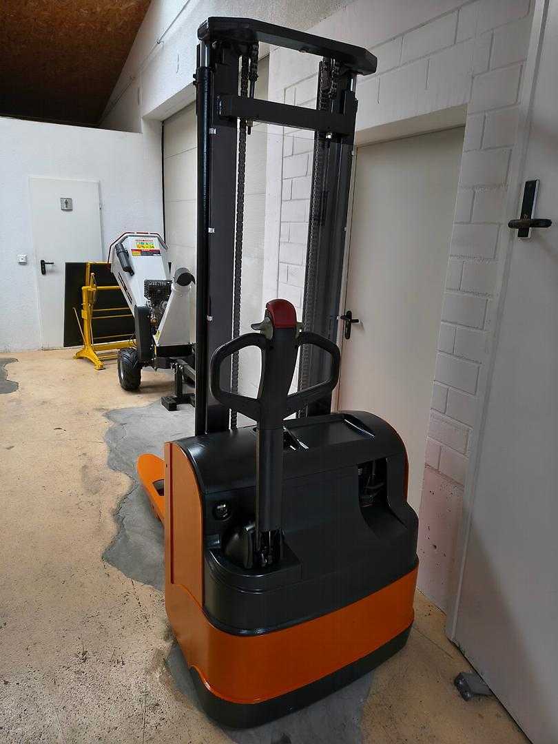 Used Forklift STILL EGV 16 Balstdakšu krautņotājs ar dīseli (Image 2) Used Forklift STILL EGV 16 Balstdakšu krautņotājs ar dīseli (Image 2)