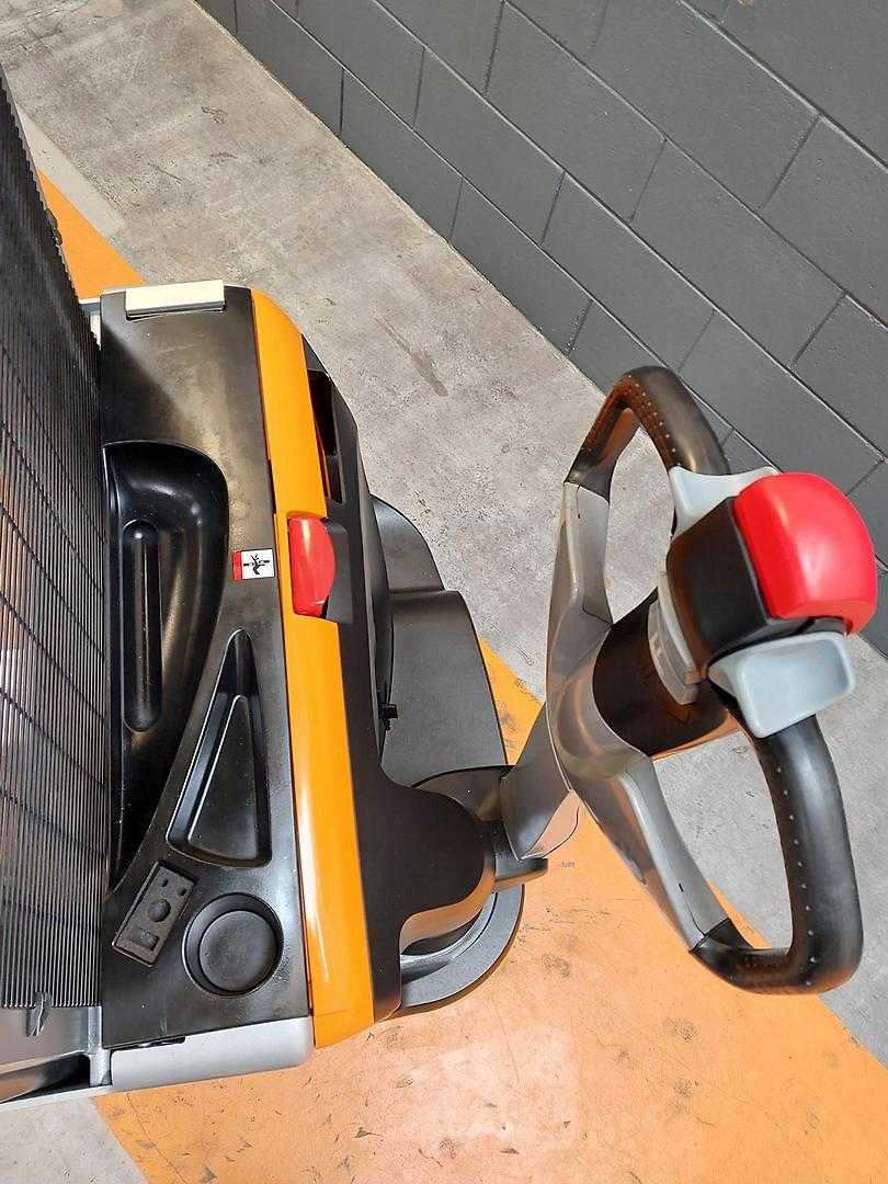 Used Forklift STILL EXV 12 Balstdakšu krautņotājs ar dīseli (Image 3) Used Forklift STILL EXV 12 Balstdakšu krautņotājs ar dīseli (Image 3)