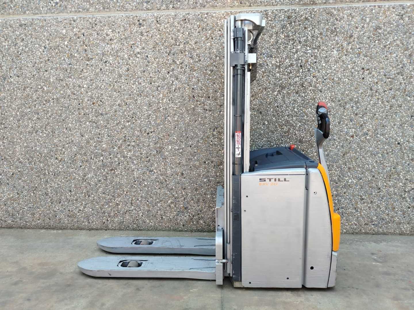 Used Forklift STILL EXV20 Balstdakšu krautņotājs ar dīseli (Image 3) Used Forklift STILL EXV20 Balstdakšu krautņotājs ar dīseli (Image 3)