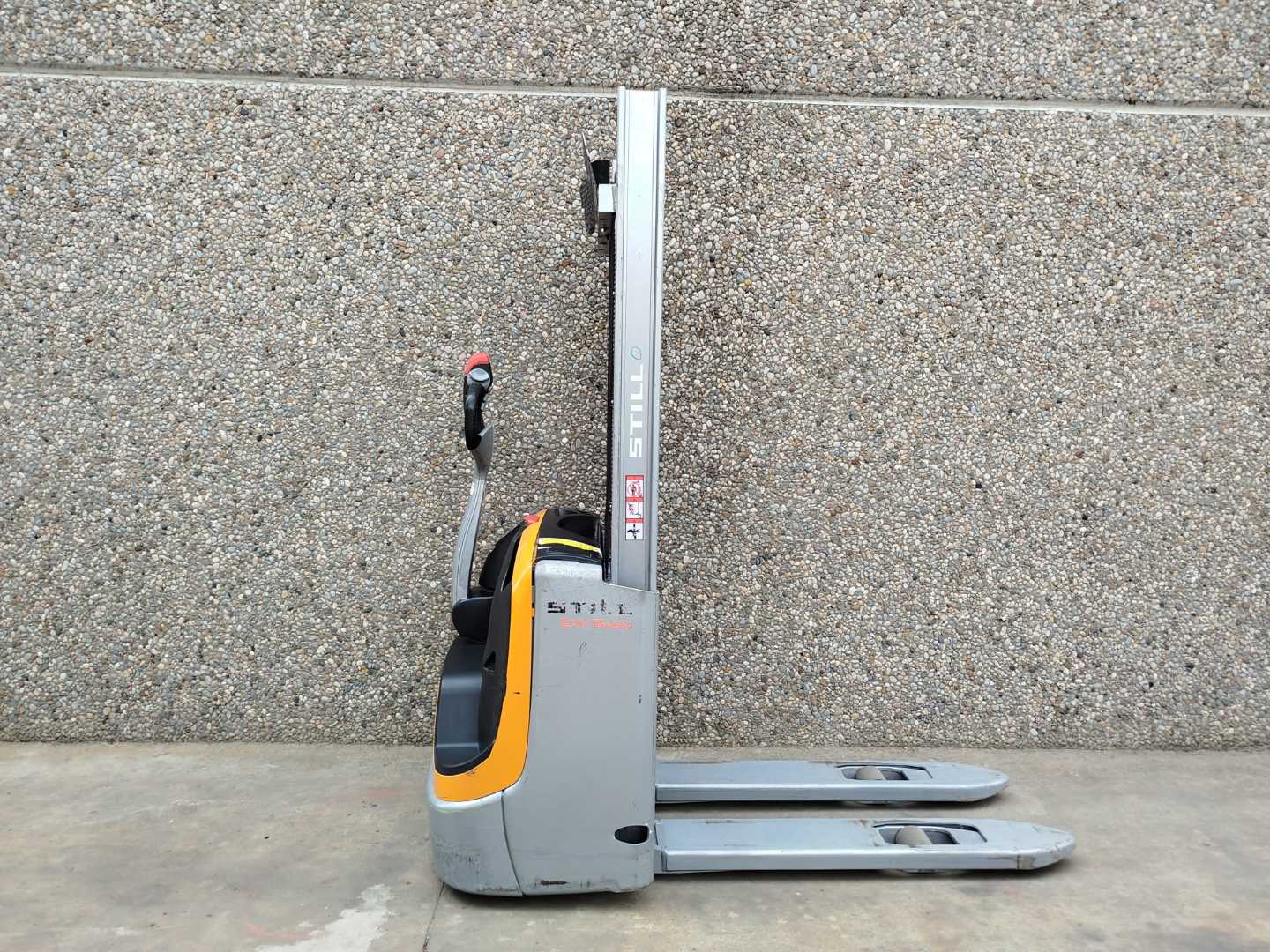 Used Forklift STILL EXV10 Basic Balstdakšu krautņotājs ar dīseli (Image 2) Used Forklift STILL EXV10 Basic Balstdakšu krautņotājs ar dīseli (Image 2)