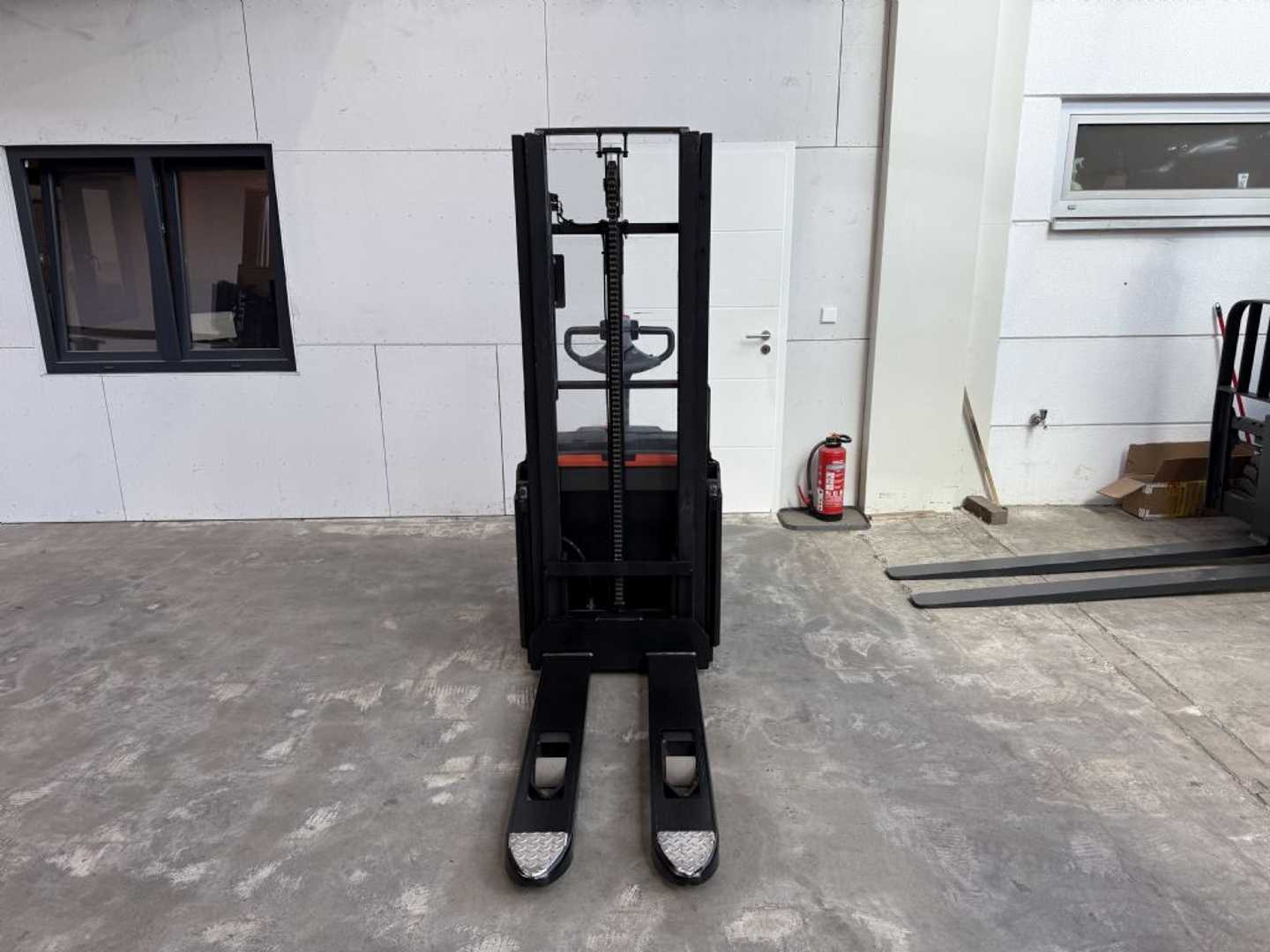 Used Forklift Toyota SWE 120 / 2150 Std. Balstdakšu krautņotājs ar dīseli (Image 3)