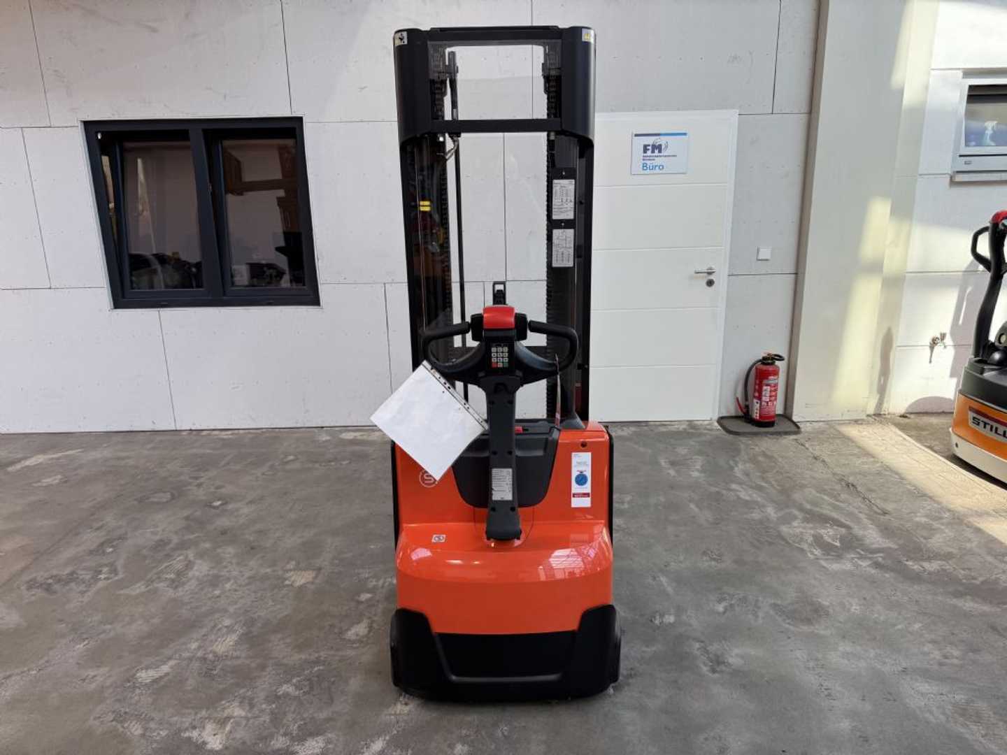 Used Forklift Toyota SWE 140 L / 2489 Std. / überholt Balstdakšu krautņotājs ar dīseli (Image 4) Used Forklift Toyota SWE 140 L / 2489 Std. / überholt Balstdakšu krautņotājs ar dīseli (Image 4)