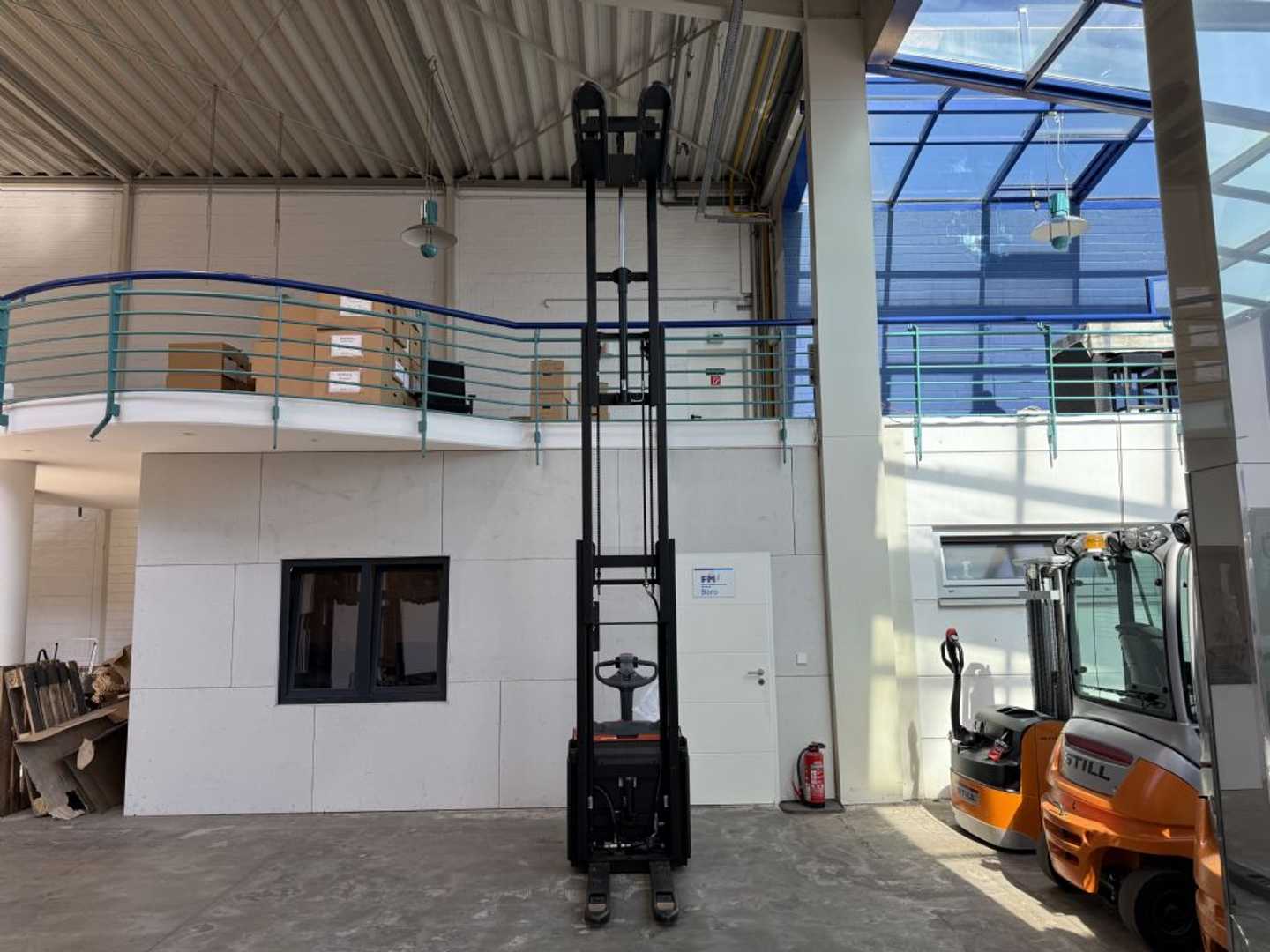 Used Forklift Toyota SWE 140 L / 2489 Std. / überholt Balstdakšu krautņotājs ar dīseli (Image 5) Used Forklift Toyota SWE 140 L / 2489 Std. / überholt Balstdakšu krautņotājs ar dīseli (Image 5)