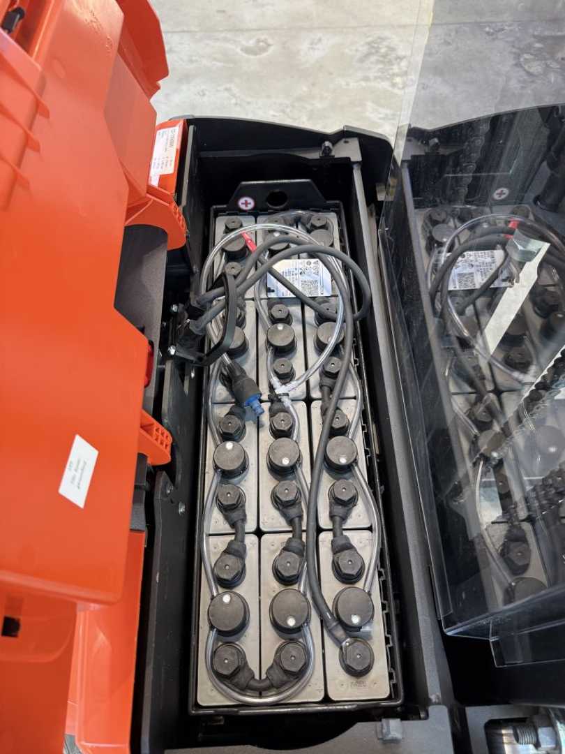 Used Forklift Toyota SWE 140 L / 2489 Std. / überholt Balstdakšu krautņotājs ar dīseli (Image 6) Used Forklift Toyota SWE 140 L / 2489 Std. / überholt Balstdakšu krautņotājs ar dīseli (Image 6)