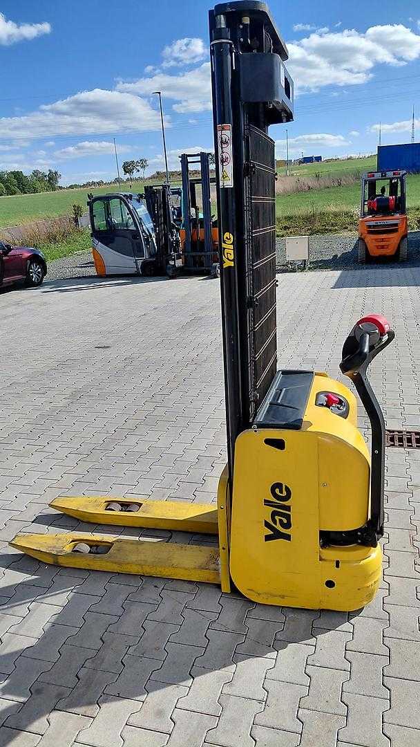 Used Forklift Yale MS10AC Balstdakšu krautņotājs ar dīseli (Image 1) Used Forklift Yale MS10AC Balstdakšu krautņotājs ar dīseli (Image 1)