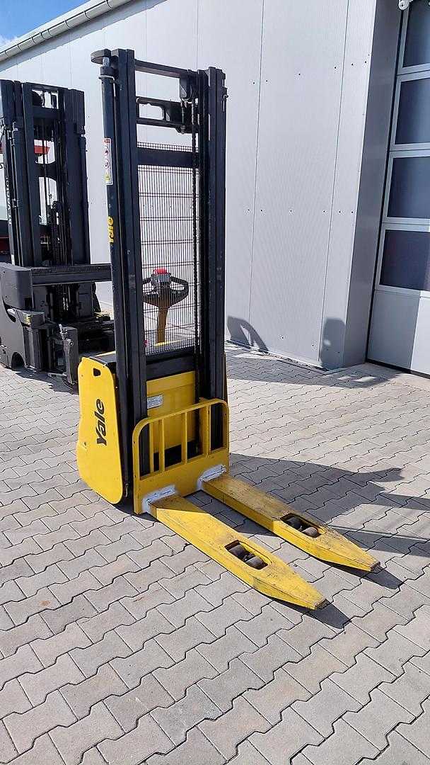 Used Forklift Yale MS10AC Balstdakšu krautņotājs ar dīseli (Image 4) Used Forklift Yale MS10AC Balstdakšu krautņotājs ar dīseli (Image 4)