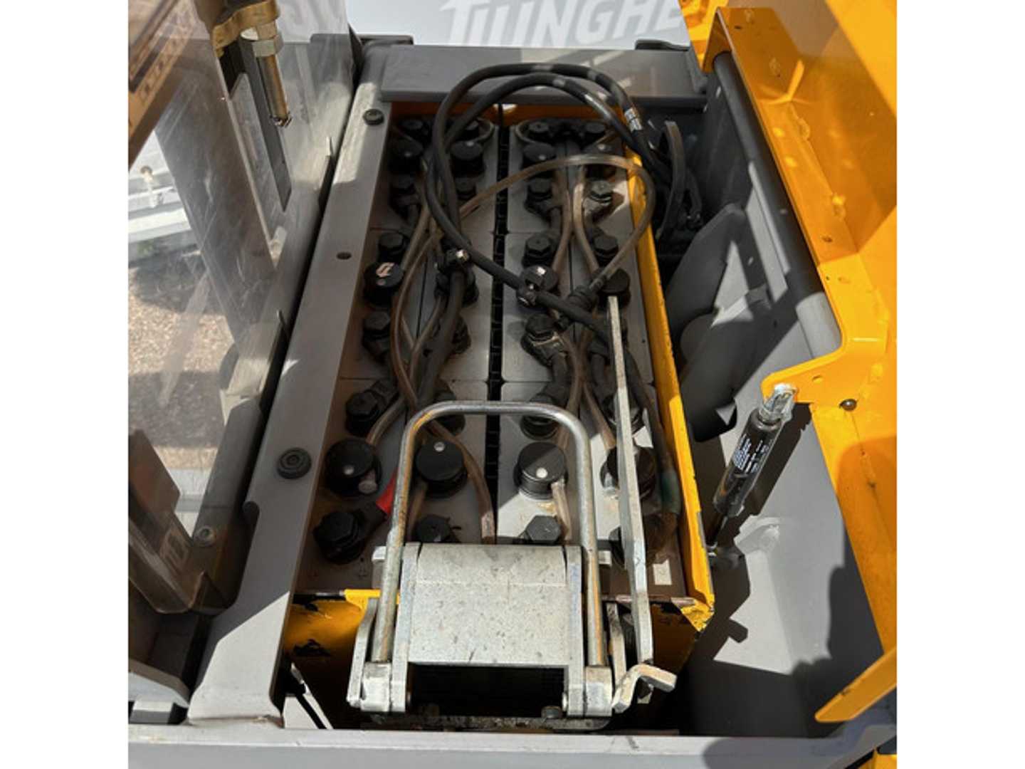 Used Forklift Jungheinrich ERD 220 1660 ZT 1400mm Balstdakšu krautņotājs (manuāla/ elektriska pacelšana) (Image 6) Used Forklift Jungheinrich ERD 220 1660 ZT 1400mm Balstdakšu krautņotājs (manuāla/ elektriska pacelšana) (Image 6)