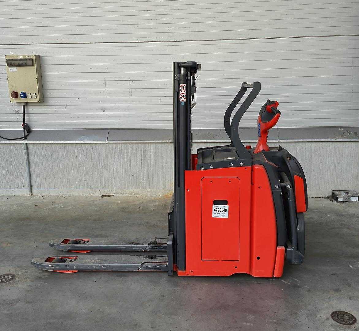 Used Forklift Linde D10AP - 1163 Balstdakšu krautņotājs (manuāla/ elektriska pacelšana) (Image 2) Used Forklift Linde D10AP - 1163 Balstdakšu krautņotājs (manuāla/ elektriska pacelšana) (Image 2)