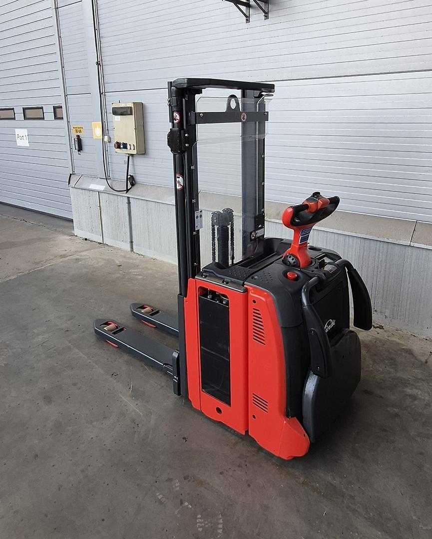 Used Forklift Linde L12L AP - 133 Balstdakšu krautņotājs (manuāla/ elektriska pacelšana) (Image 2) Used Forklift Linde L12L AP - 133 Balstdakšu krautņotājs (manuāla/ elektriska pacelšana) (Image 2)