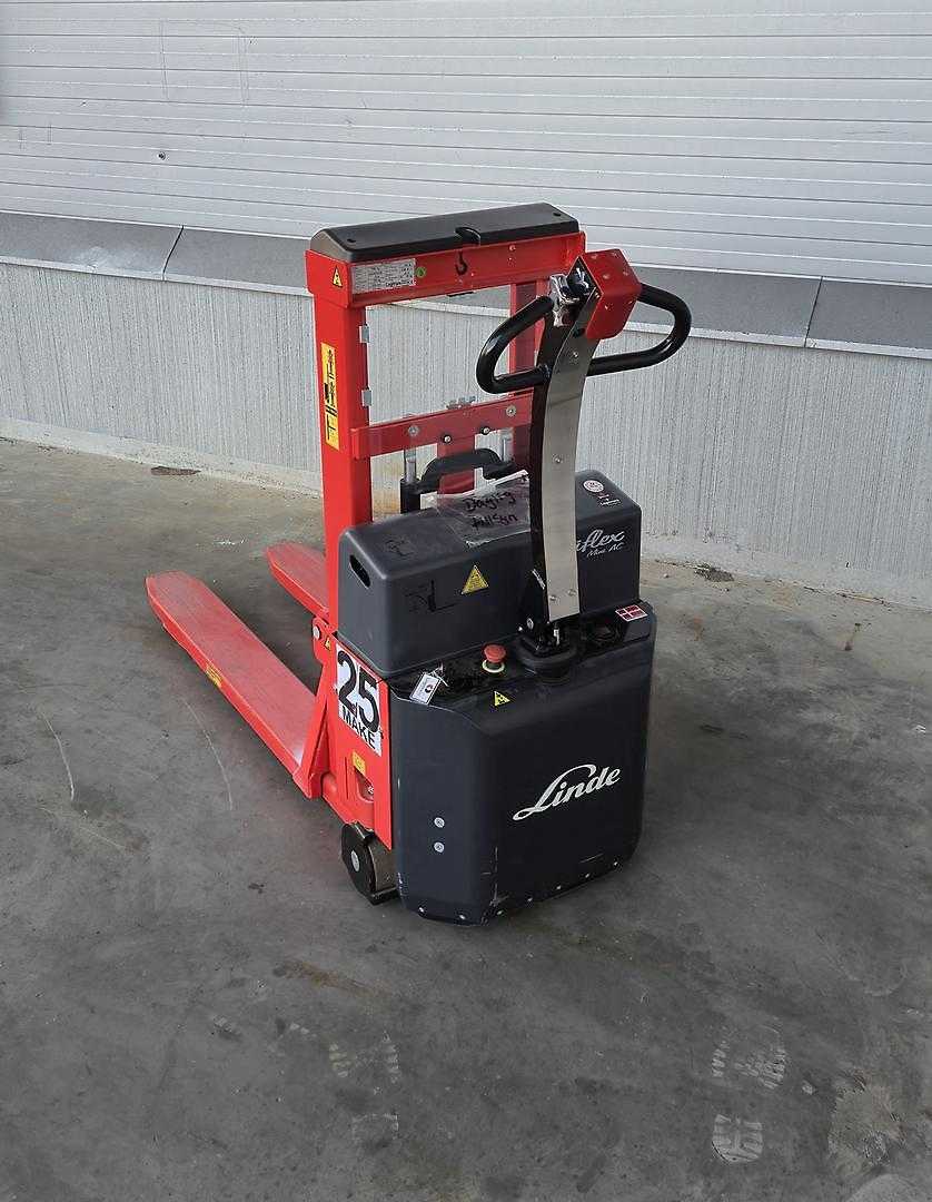 Used Forklift Logitrans SELFM 1003 Balstdakšu krautņotājs (manuāla/ elektriska pacelšana) (Image 2) Used Forklift Logitrans SELFM 1003 Balstdakšu krautņotājs (manuāla/ elektriska pacelšana) (Image 2)