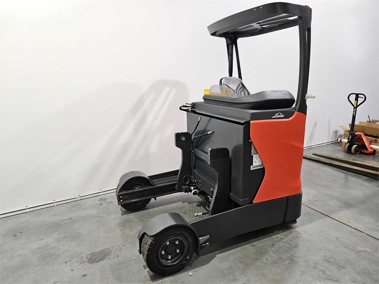 Used Forklift Linde R14G Bīdmasta iekrāvējs (Image 1) Used Forklift Linde R14G Bīdmasta iekrāvējs (Image 1)