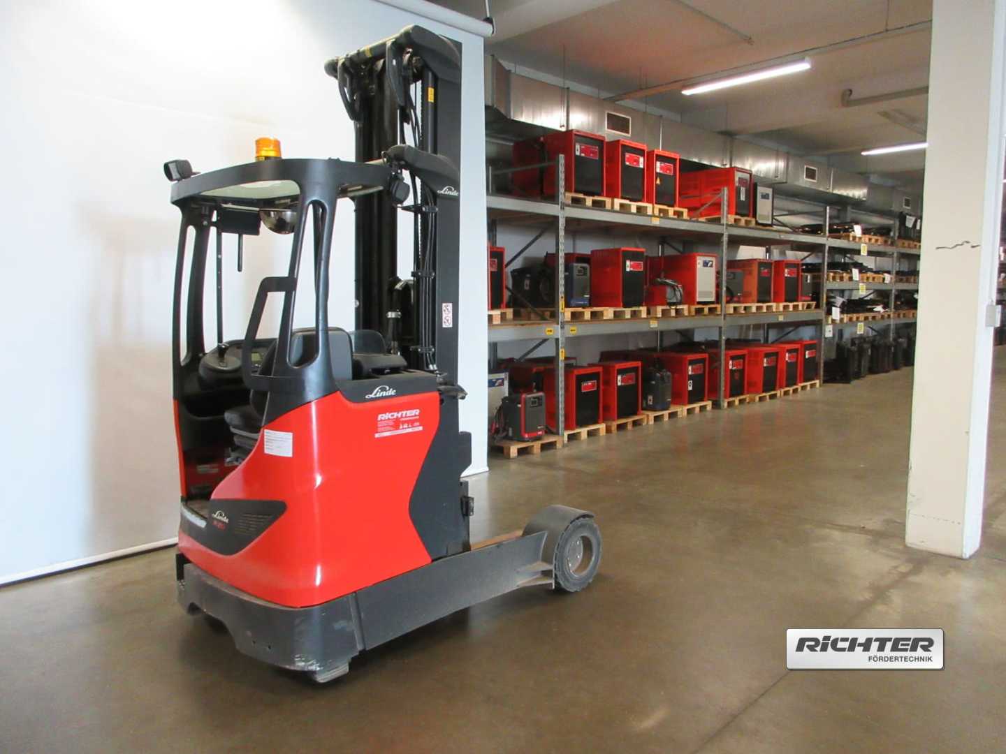 Used Forklift Linde R20G Bīdmasta iekrāvējs (Image 1) Used Forklift Linde R20G Bīdmasta iekrāvējs (Image 1)