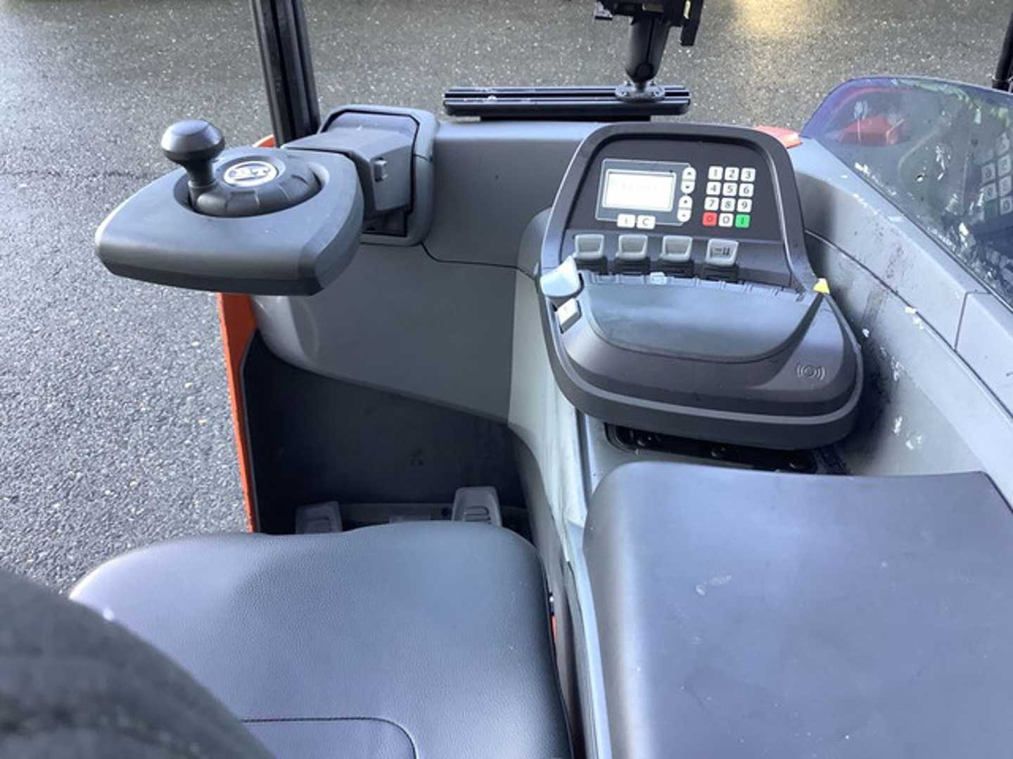 Used Forklift BT Toyota RRE160 Bīdmasta iekrāvējs (Image 3) Used Forklift BT Toyota RRE160 Bīdmasta iekrāvējs (Image 3)