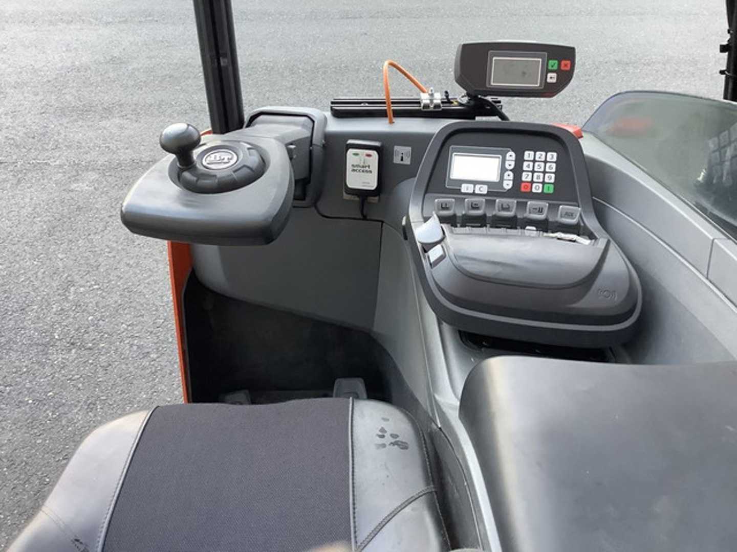 Used Forklift BT Toyota RRE160 Bīdmasta iekrāvējs (Image 3) Used Forklift BT Toyota RRE160 Bīdmasta iekrāvējs (Image 3)