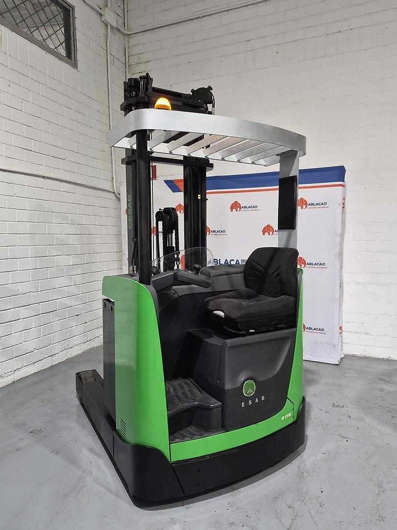 Used Forklift Cesab R116 Bīdmasta iekrāvējs (Image 3) Used Forklift Cesab R116 Bīdmasta iekrāvējs (Image 3)
