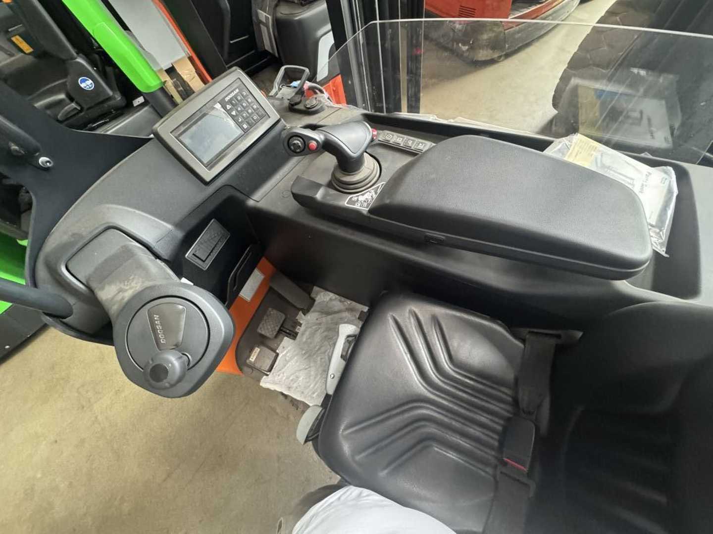 Used Forklift Doosan BR14JW-9 Bīdmasta iekrāvējs (Image 5) Used Forklift Doosan BR14JW-9 Bīdmasta iekrāvējs (Image 5)