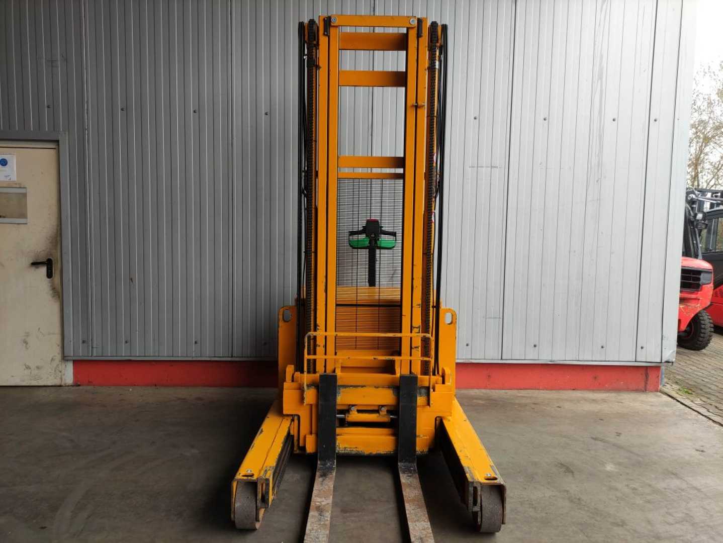Used Forklift Icem CTS20/402 FT Bīdmasta iekrāvējs (Image 3) Used Forklift Icem CTS20/402 FT Bīdmasta iekrāvējs (Image 3)