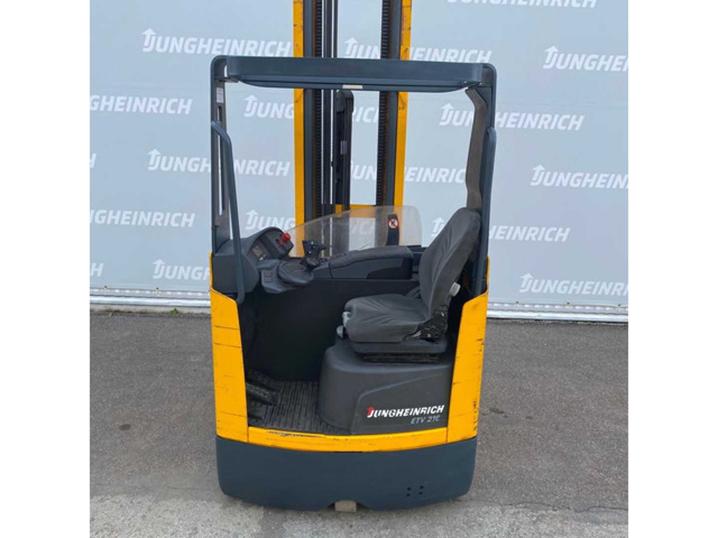 Used Forklift Jungheinrich ETV 216 8420 DZ 1150mm Bīdmasta iekrāvējs (Image 3) Used Forklift Jungheinrich ETV 216 8420 DZ 1150mm Bīdmasta iekrāvējs (Image 3)