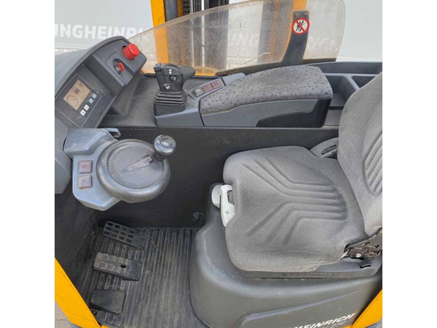 Used Forklift Jungheinrich ETV 216 8420 DZ 1150mm Bīdmasta iekrāvējs (Image 4) Used Forklift Jungheinrich ETV 216 8420 DZ 1150mm Bīdmasta iekrāvējs (Image 4)