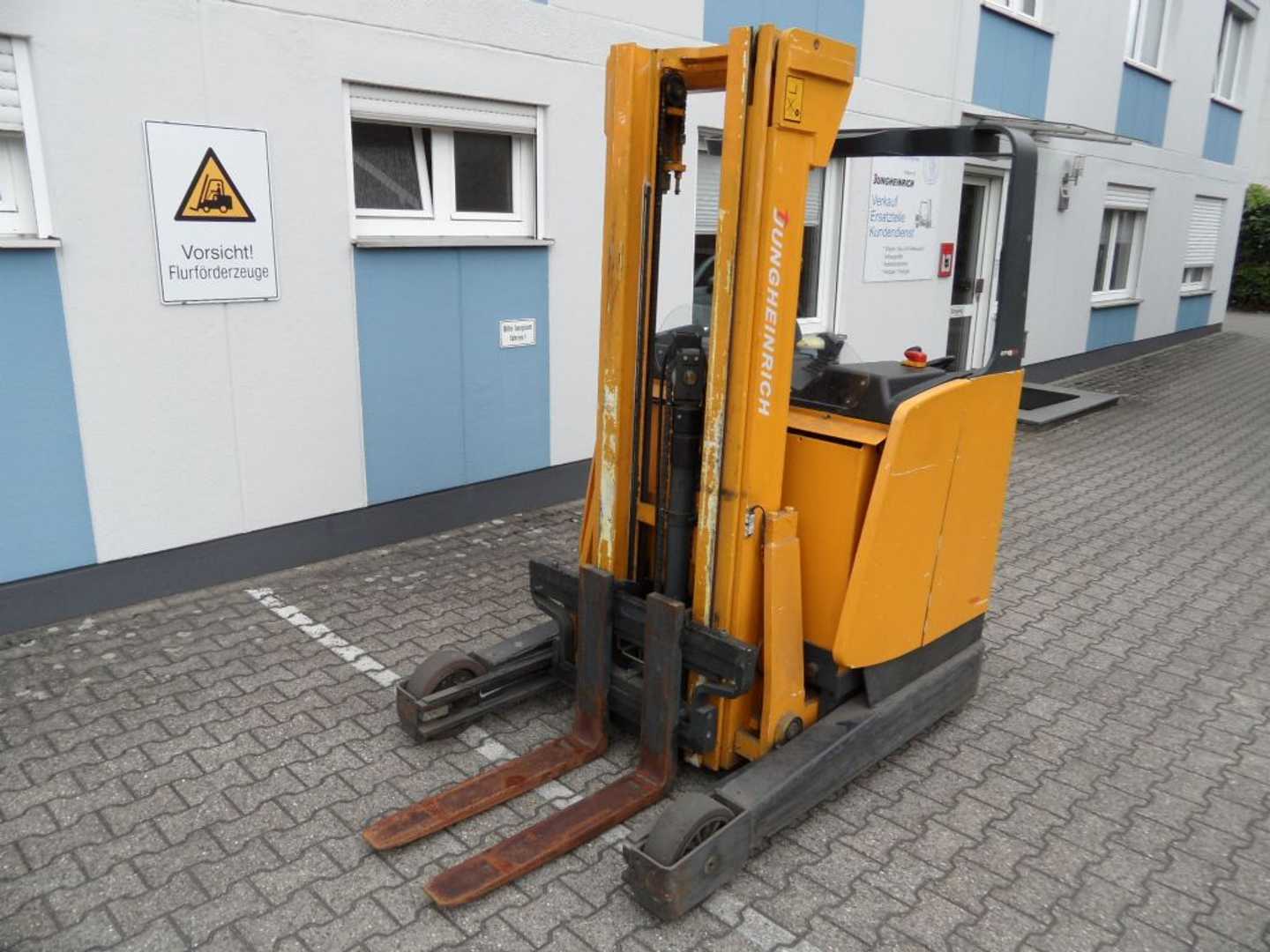 Used Forklift Jungheinrich ETV 216 - 5 m Triplex - Vorrangig für HÄNDLER! Bīdmasta iekrāvējs (Image 2) Used Forklift Jungheinrich ETV 216 - 5 m Triplex - Vorrangig für HÄNDLER! Bīdmasta iekrāvējs (Image 2)
