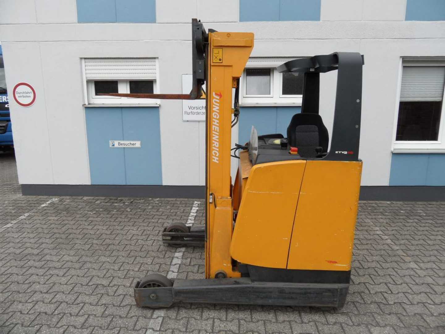 Used Forklift Jungheinrich ETV 216 - 5 m Triplex - Vorrangig für HÄNDLER! Bīdmasta iekrāvējs (Image 6) Used Forklift Jungheinrich ETV 216 - 5 m Triplex - Vorrangig für HÄNDLER! Bīdmasta iekrāvējs (Image 6)