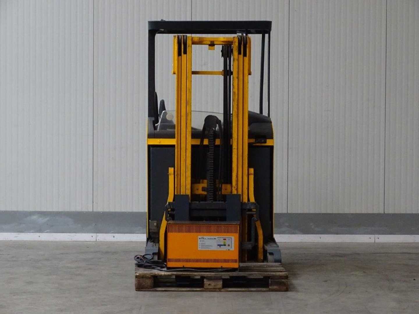 Used Forklift Jungheinrich ETV110 - TRIPLEX Bīdmasta iekrāvējs (Image 3) Used Forklift Jungheinrich ETV110 - TRIPLEX Bīdmasta iekrāvējs (Image 3)