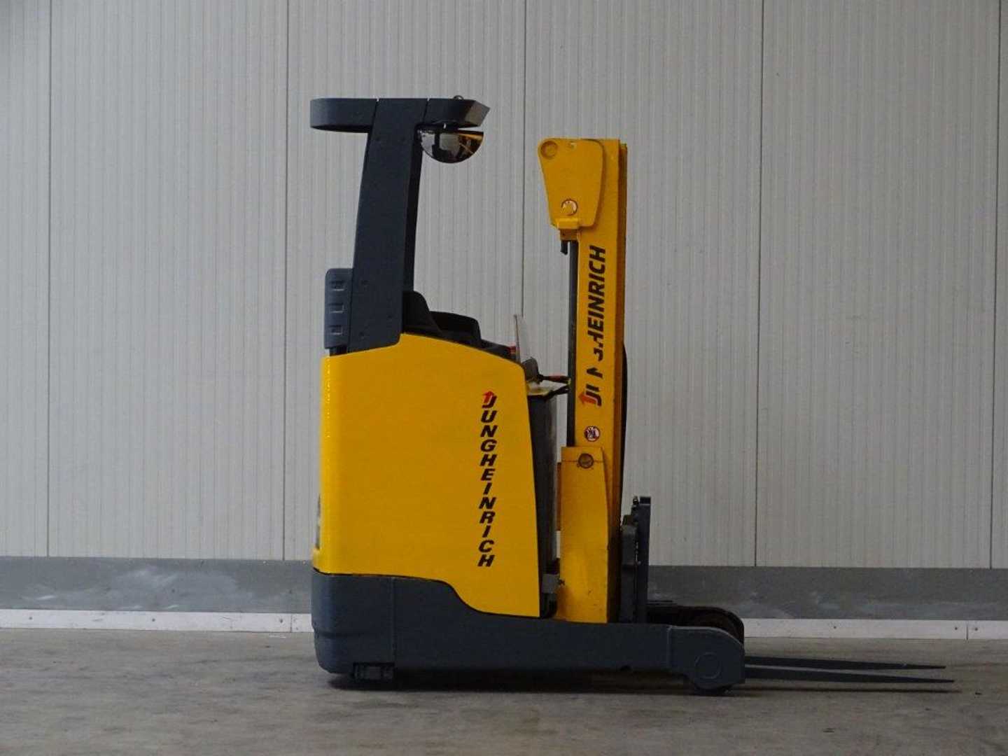 Used Forklift Jungheinrich ETV110 - TRIPLEX Bīdmasta iekrāvējs (Image 5) Used Forklift Jungheinrich ETV110 - TRIPLEX Bīdmasta iekrāvējs (Image 5)