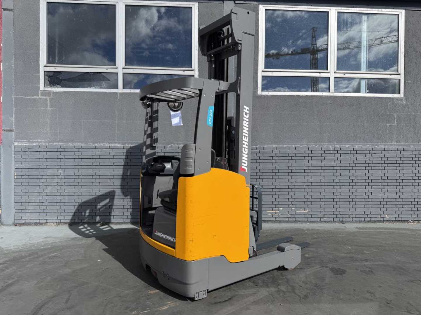 Used Forklift Jungheinrich ETV 214 Baujahr 2020 / Stunden 3356 HH 7700 Bīdmasta iekrāvējs (Image 4) Used Forklift Jungheinrich ETV 214 Baujahr 2020 / Stunden 3356 HH 7700 Bīdmasta iekrāvējs (Image 4)