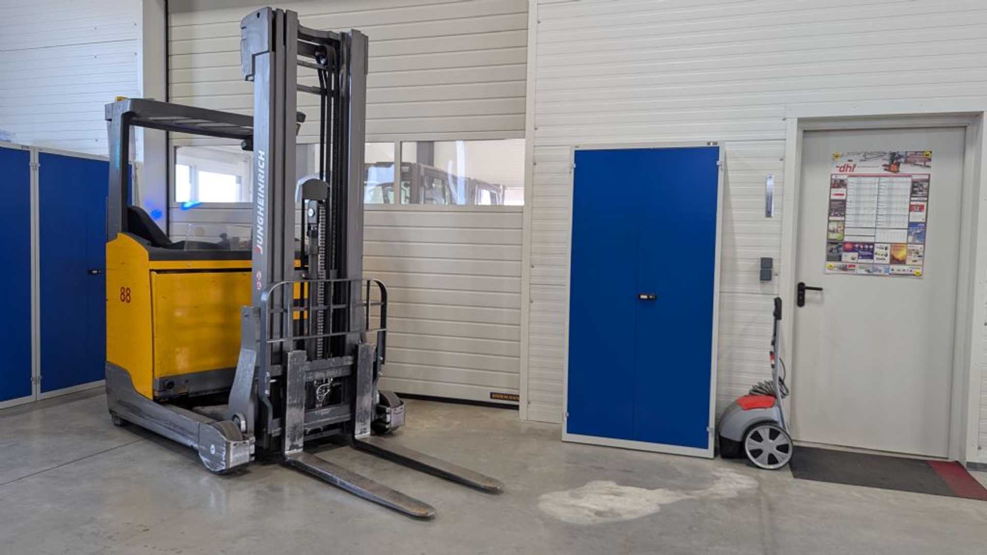 Used Forklift Jungheinrich ETV 216 E GE 115 620 DZ Bīdmasta iekrāvējs (Image 2) Used Forklift Jungheinrich ETV 216 E GE 115 620 DZ Bīdmasta iekrāvējs (Image 2)