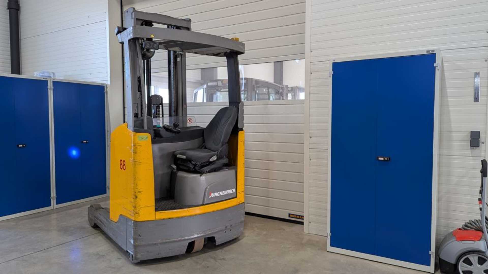 Used Forklift Jungheinrich ETV 216 E GE 115 620 DZ Bīdmasta iekrāvējs (Image 4) Used Forklift Jungheinrich ETV 216 E GE 115 620 DZ Bīdmasta iekrāvējs (Image 4)
