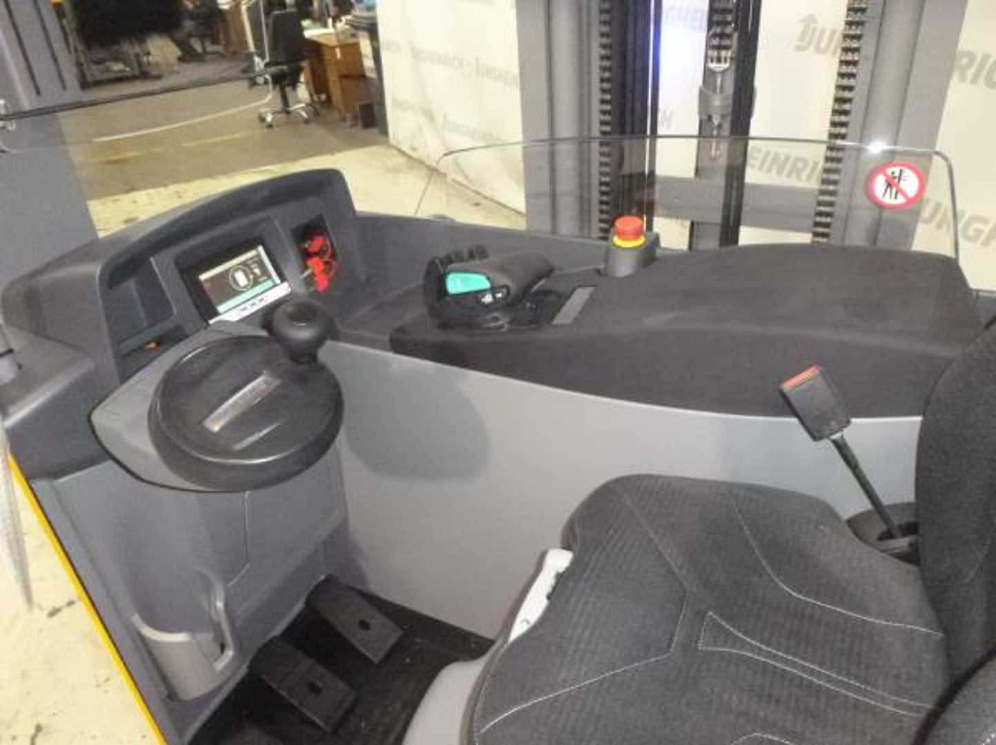 Used Forklift Jungheinrich ETV 214 SP E GE 100-680 DZ Bīdmasta iekrāvējs (Image 3) Used Forklift Jungheinrich ETV 214 SP E GE 100-680 DZ Bīdmasta iekrāvējs (Image 3)