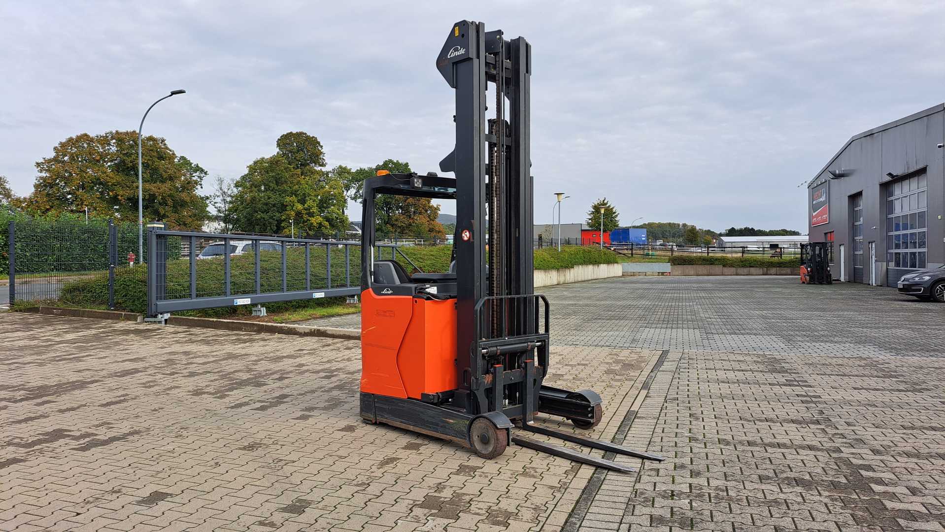 Used Forklift Linde R14 Bīdmasta iekrāvējs (Image 7) Used Forklift Linde R14 Bīdmasta iekrāvējs (Image 7)