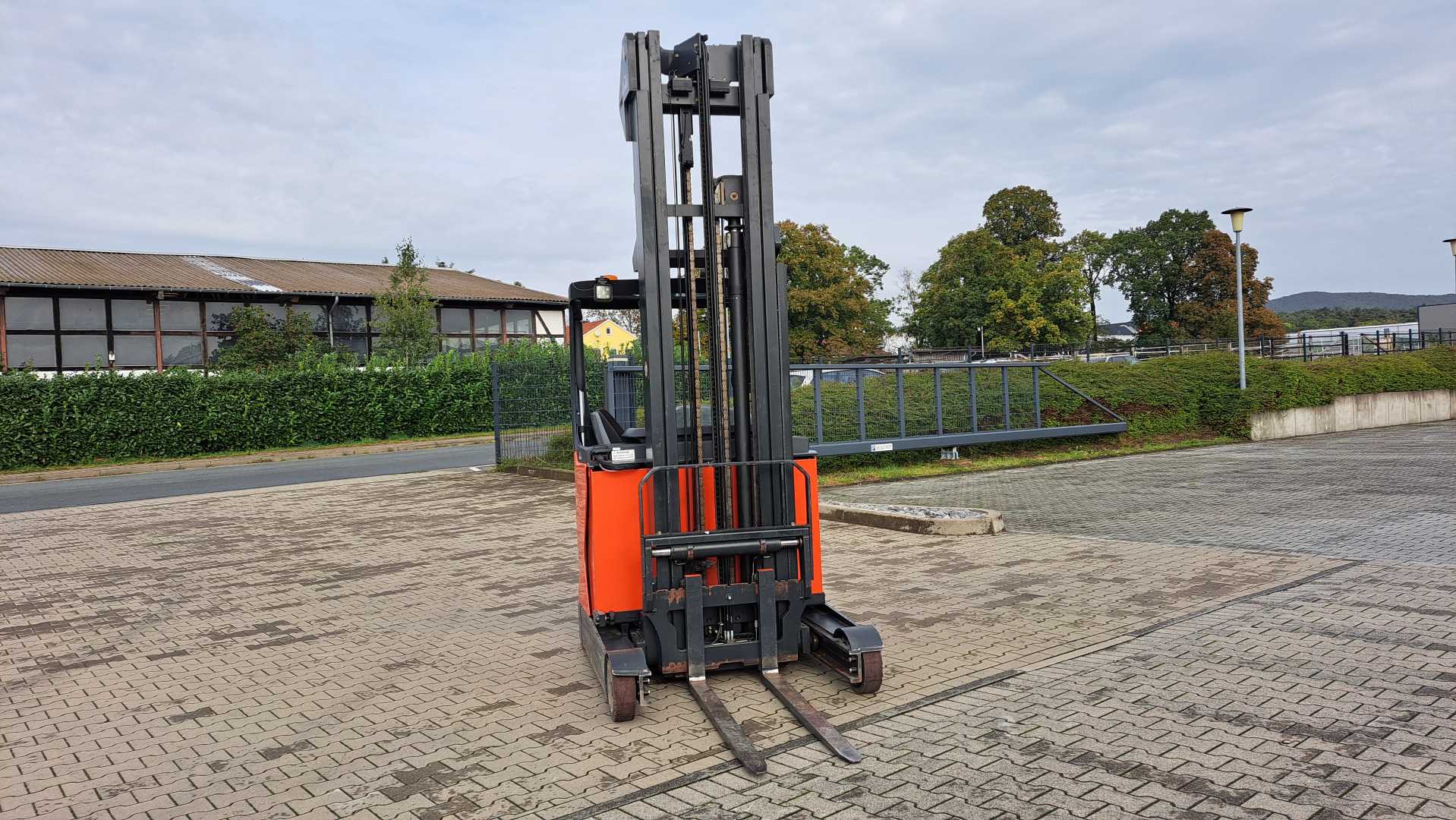 Used Forklift Linde R14 Bīdmasta iekrāvējs (Image 8) Used Forklift Linde R14 Bīdmasta iekrāvējs (Image 8)