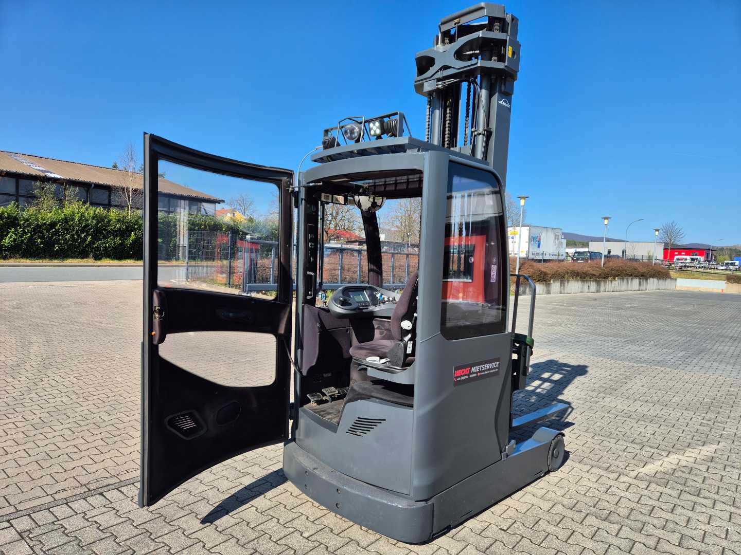 Used Forklift Linde R16HD 2023er Batterie + Vollkabine Bīdmasta iekrāvējs (Image 13) Used Forklift Linde R16HD 2023er Batterie + Vollkabine Bīdmasta iekrāvējs (Image 13)