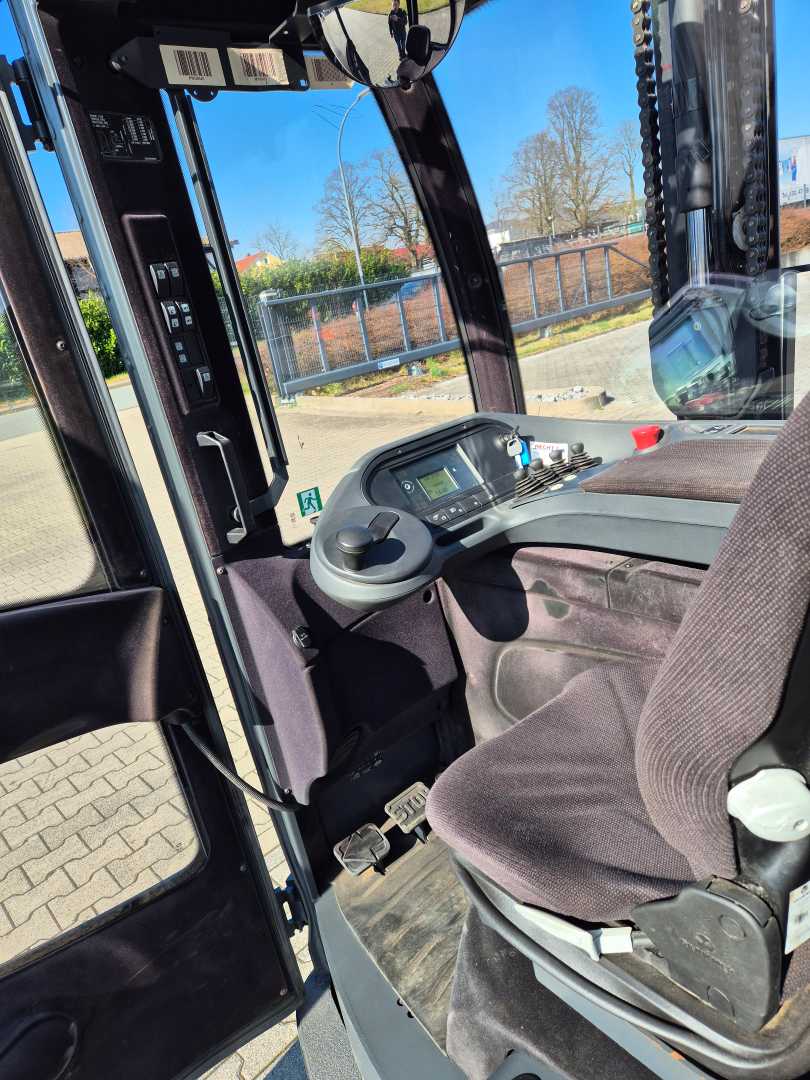 Used Forklift Linde R16HD 2023er Batterie + Vollkabine Bīdmasta iekrāvējs (Image 14) Used Forklift Linde R16HD 2023er Batterie + Vollkabine Bīdmasta iekrāvējs (Image 14)