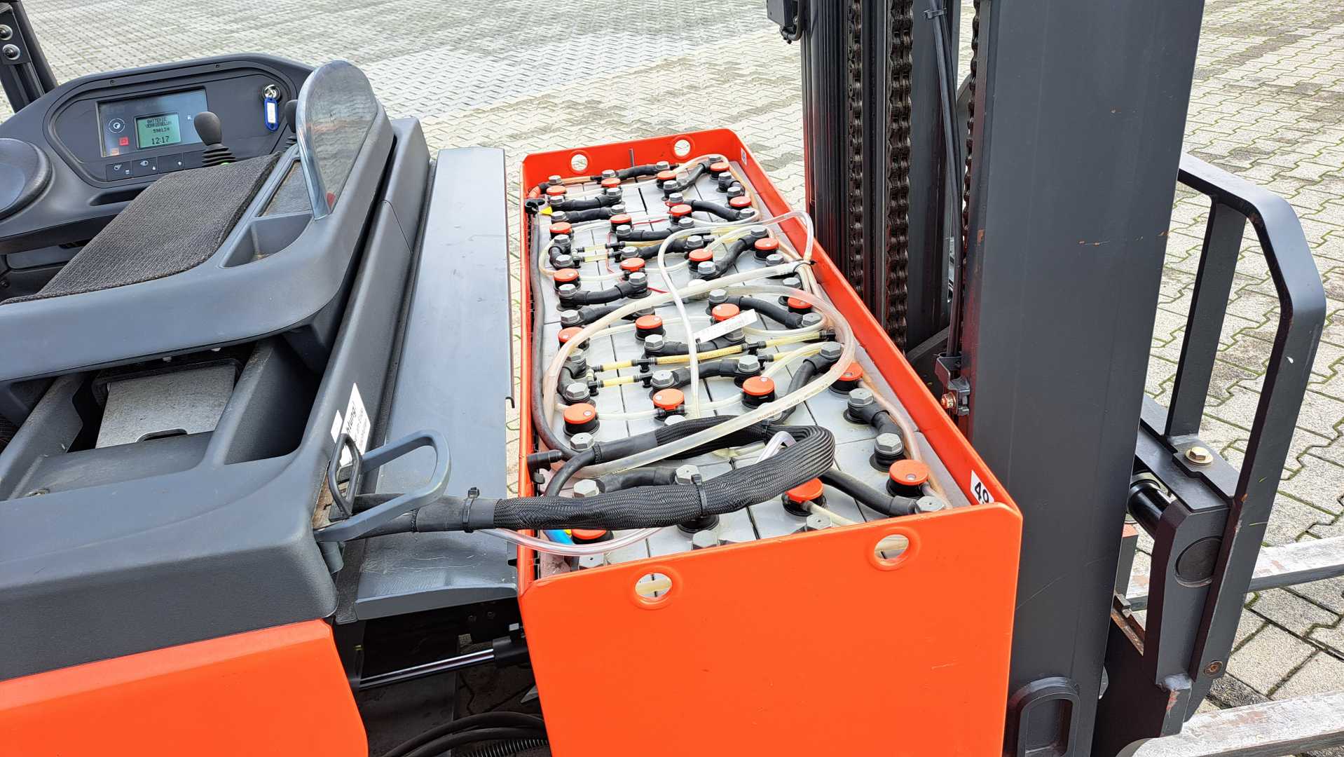 Used Forklift Linde R14 Bīdmasta iekrāvējs (Image 13) Used Forklift Linde R14 Bīdmasta iekrāvējs (Image 13)