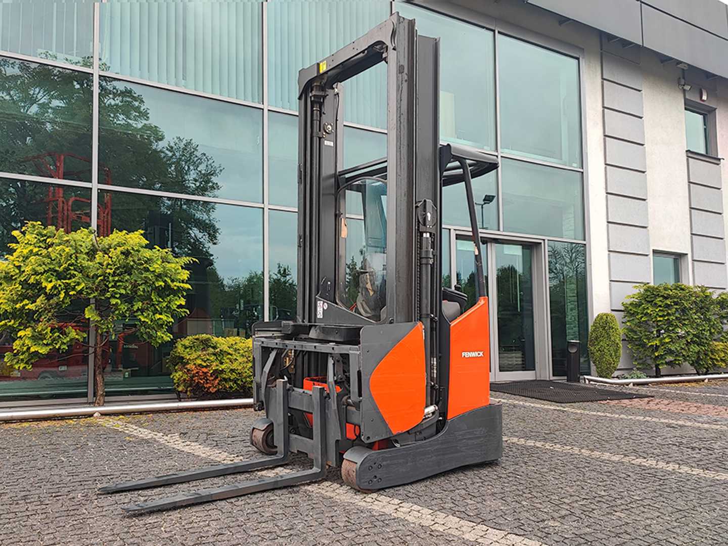 Used Forklift Linde R14X-03 Bīdmasta iekrāvējs (Image 1) Used Forklift Linde R14X-03 Bīdmasta iekrāvējs (Image 1)