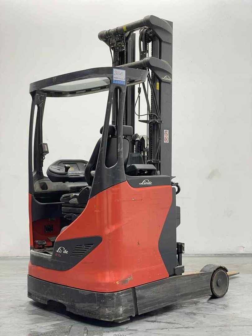 Used Forklift Linde R10B-01-1120 Bīdmasta iekrāvējs (Image 1) Used Forklift Linde R10B-01-1120 Bīdmasta iekrāvējs (Image 1)