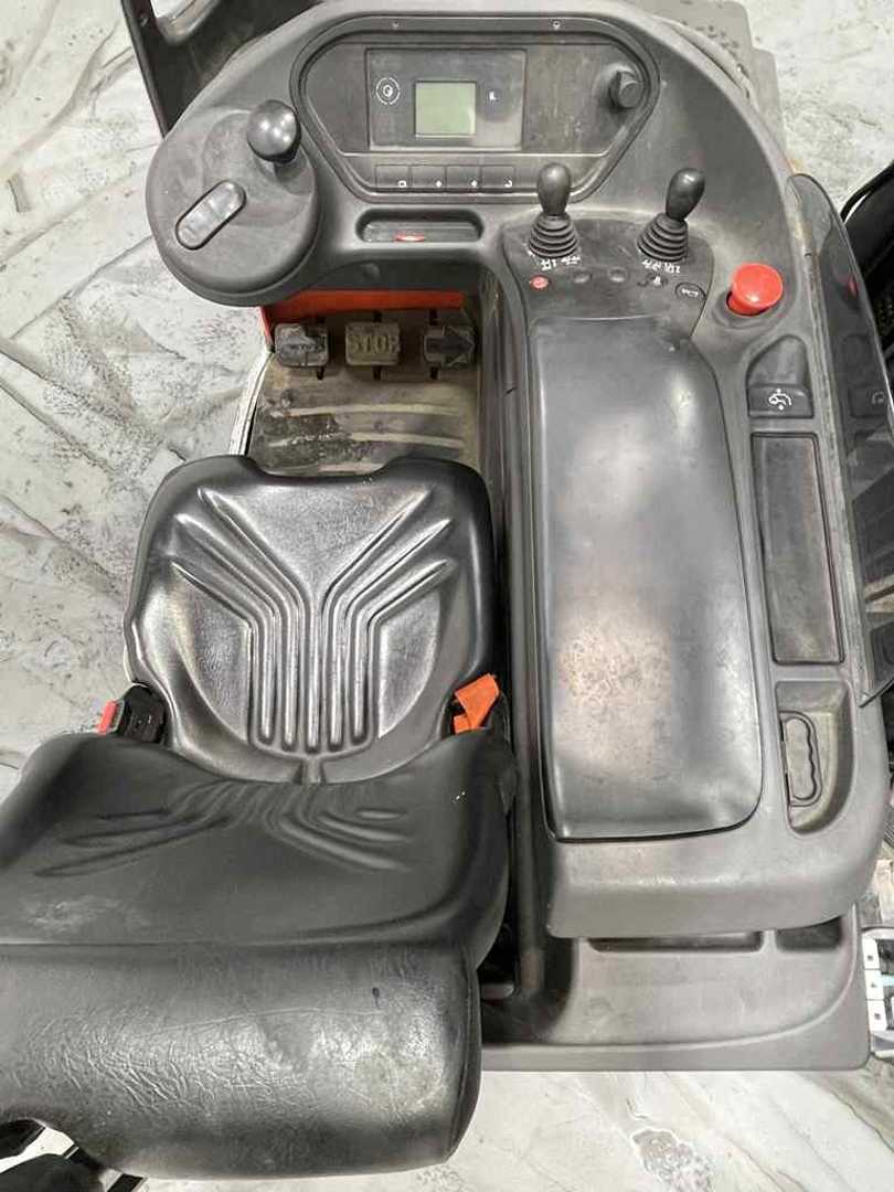 Used Forklift Linde R10B-01-1120 Bīdmasta iekrāvējs (Image 7) Used Forklift Linde R10B-01-1120 Bīdmasta iekrāvējs (Image 7)