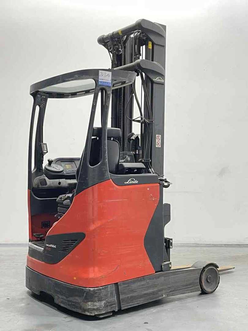 Used Forklift Linde R10B-01-1120 Bīdmasta iekrāvējs (Image 1) Used Forklift Linde R10B-01-1120 Bīdmasta iekrāvējs (Image 1)