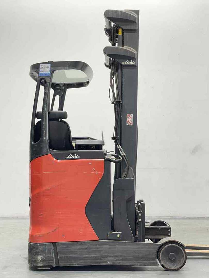 Used Forklift Linde R10B-01-1120 Bīdmasta iekrāvējs (Image 3) Used Forklift Linde R10B-01-1120 Bīdmasta iekrāvējs (Image 3)